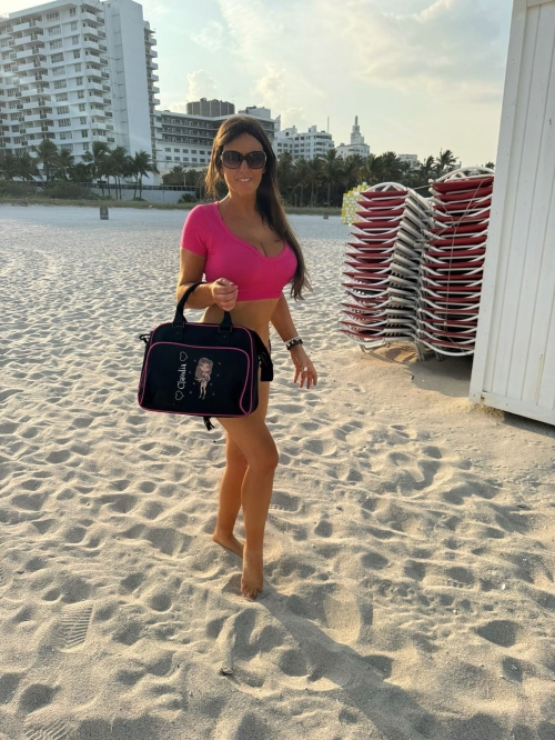 Claudia Romani Arrives at Miami Beach