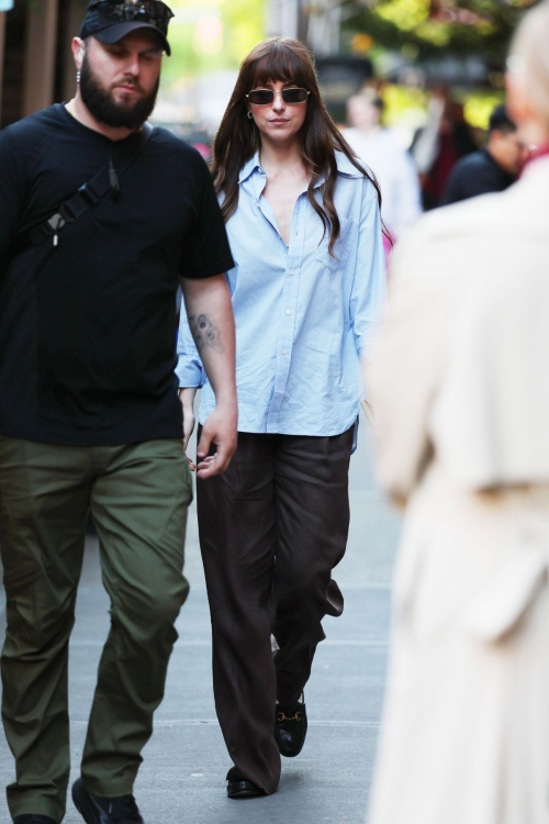 Dakota Johnson on the Set of Materialists in New York 4