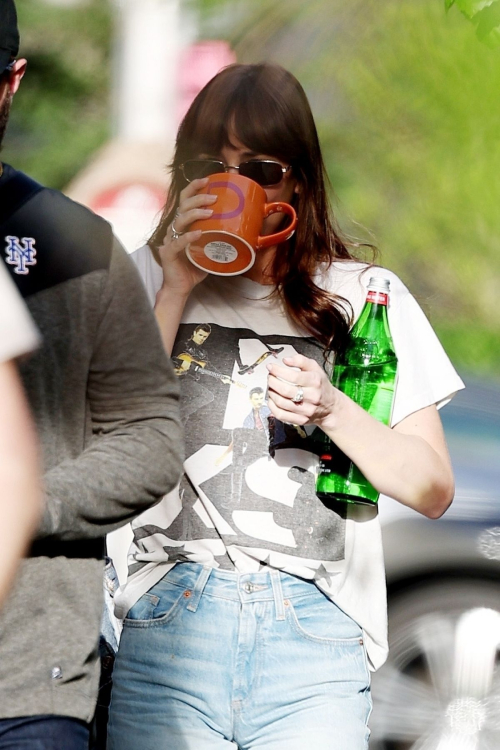 Dakota Johnson Taking Break from Filming Materialists in New York 4