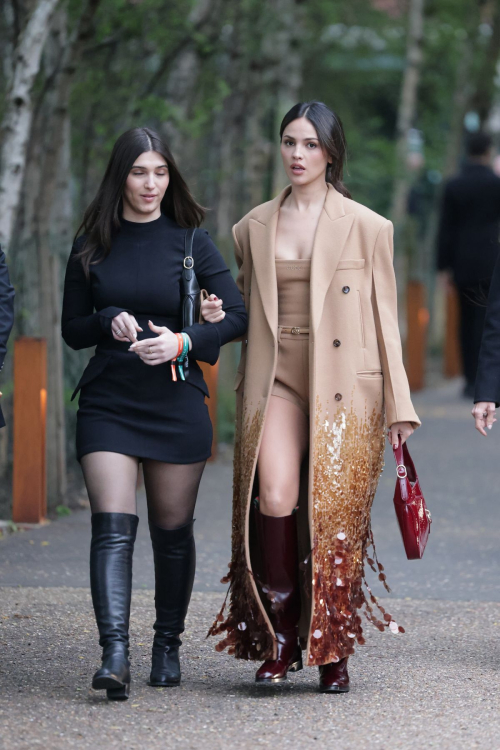 Eiza Gonzalez Arrives at Gucci Cruise 2025 Fashion Show Tate Modern London 2