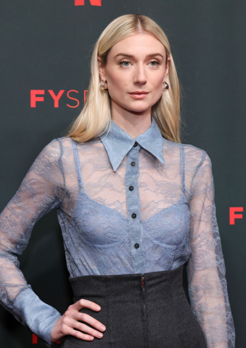 Elizabeth Debicki at The Crown Photocall at FYSEE in Los Angeles 5