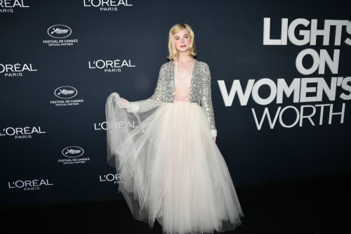 Elle Fanning at L