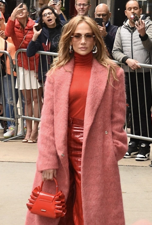 Jennifer Lopez Arrives at Good Morning America 5