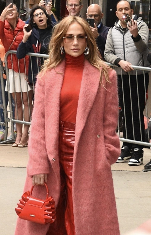 Jennifer Lopez Arrives at Good Morning America 6