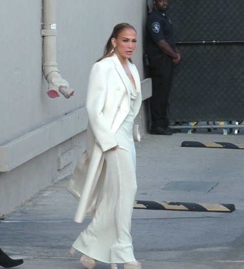 Jennifer Lopez Arrives at Jimmy Kimmel Live in Hollywood 1