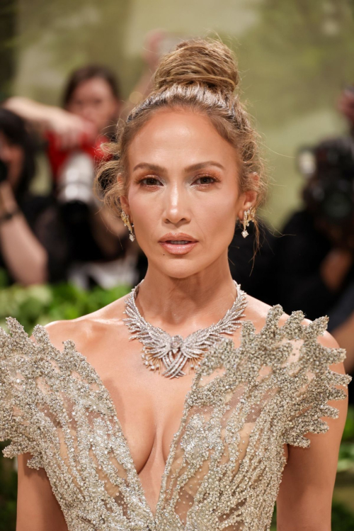 Jennifer Lopez at Met Gala Celebrating Sleeping Beauties in New York 8