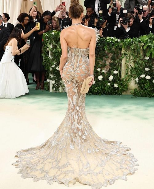 Jennifer Lopez seen in exquisite attire at Met Gala 2024, The Metropolitan Museum of Art, NYC 1