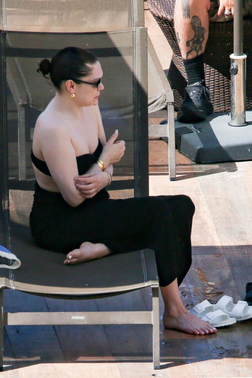 Jessia J at Her Hotel Pool in Rio 2