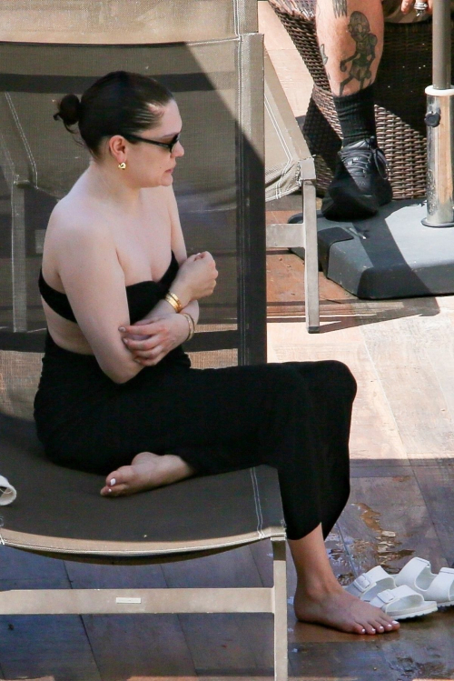 Jessia J at Her Hotel Pool in Rio 5