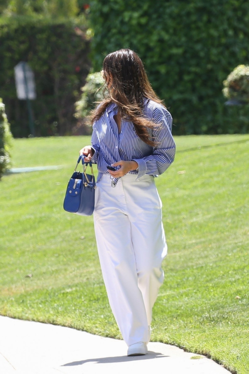 Jessica Alba at Meeting in Beverly Hills 2