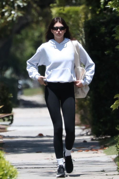 Kaia Gerber Heading to Friend’s House in Los Angeles 1