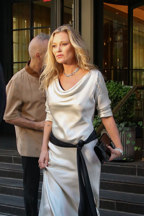 Kate Moss Leaves Hotel in New York 6