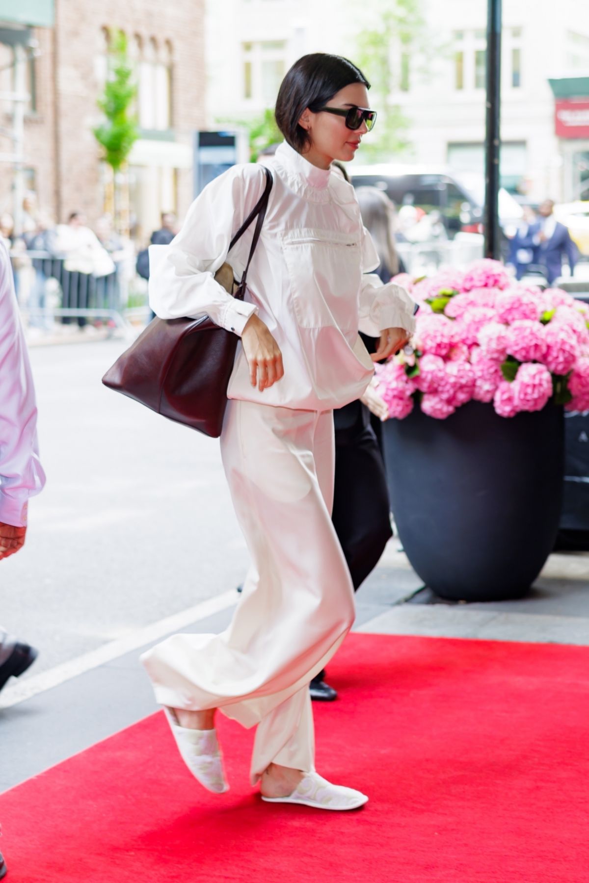 Kendall Jenner Arriving at Carlyle Hotel in New York