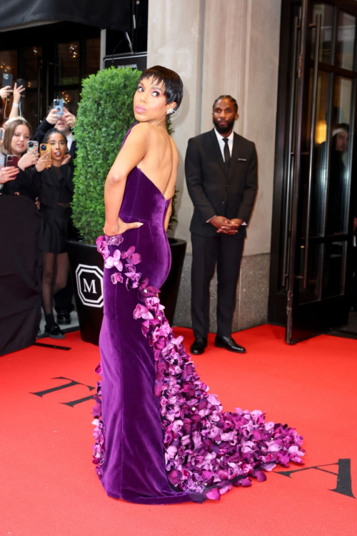 Kerry Washington Leaves Mark Hotel for Met Gala in New York 4