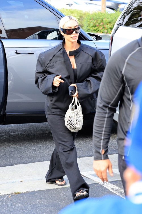 Kim Kardashian Arrives for Dinner with Son in Thousand Oaks 6