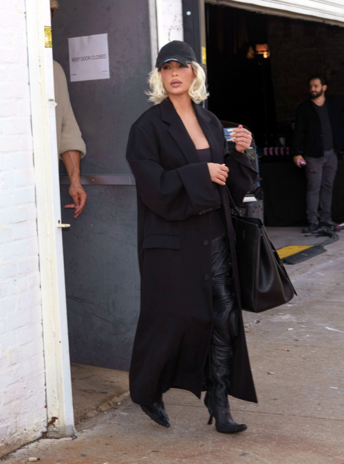 Kim Kardashian Leaves Photoshoot in New York 3