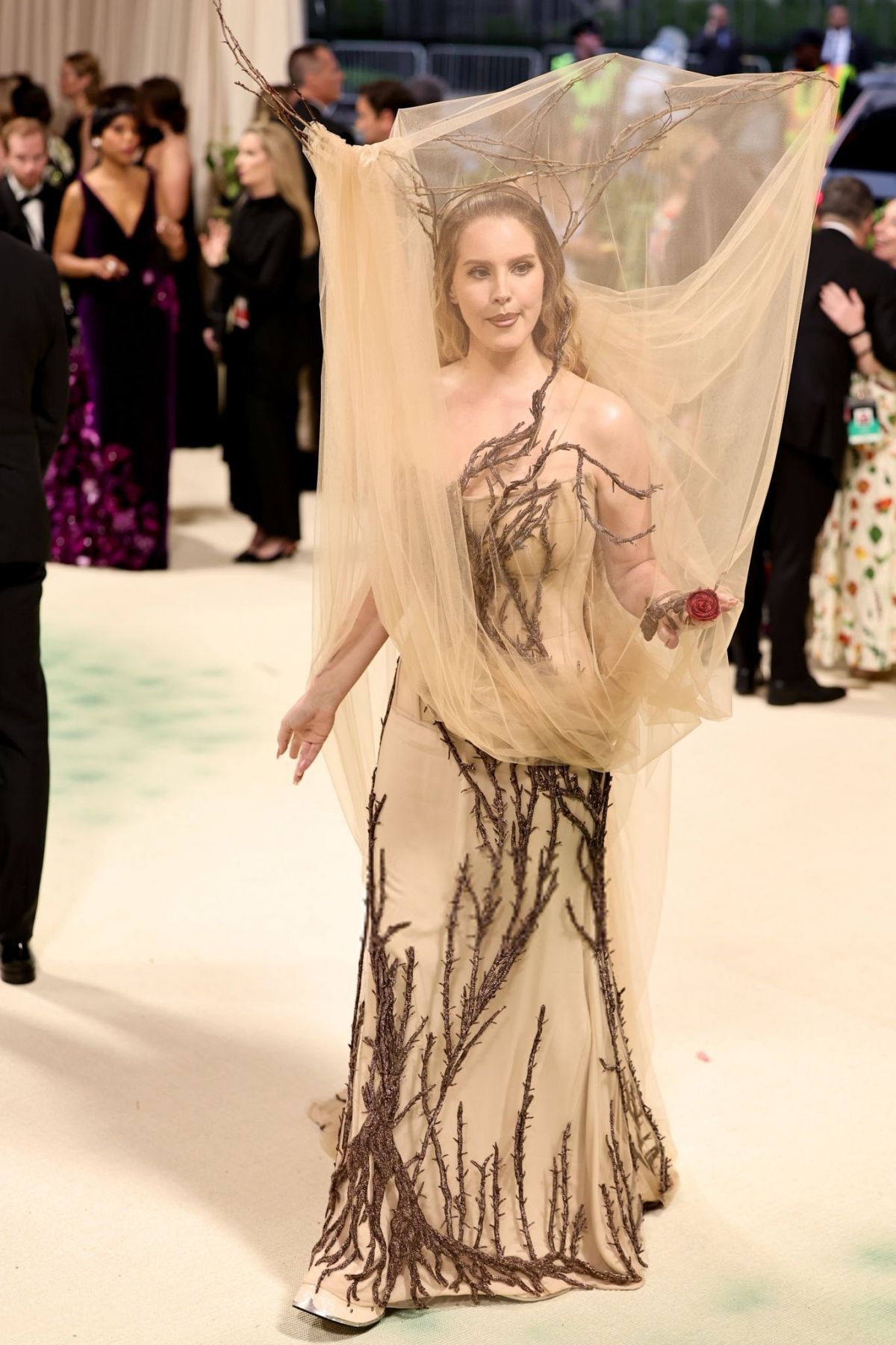 Lana Del Rey Met Gala Celebrating Sleeping Beauties Reawakening Fashion New York