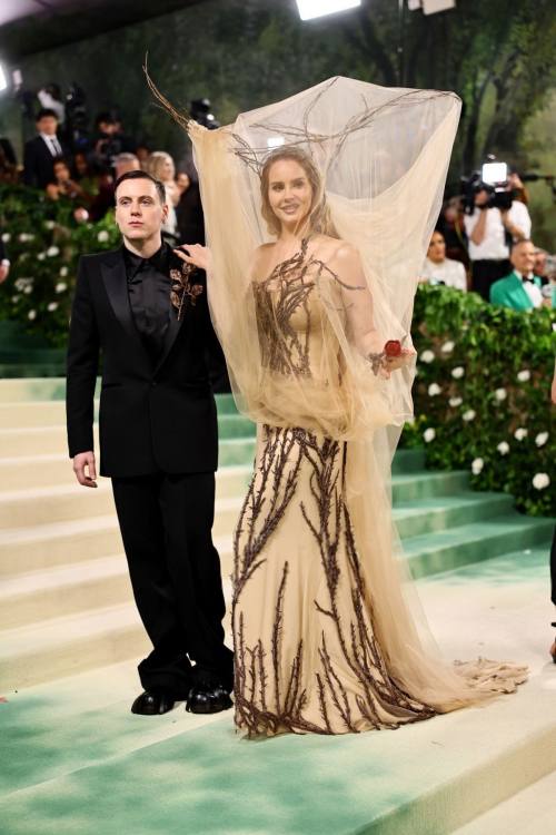 Lana Del Rey Met Gala Celebrating Sleeping Beauties Reawakening Fashion New York 5