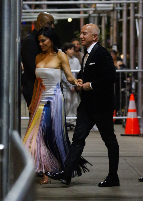 Lauren Sanchez Arrives at Met Gala Afterparty in New York 3