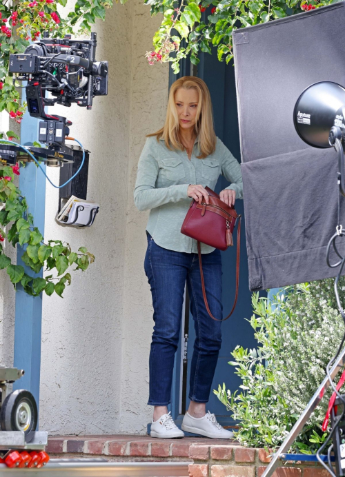 Lisa Kudrow on Set of No Good Deed in Hancock Park Los Angeles 1