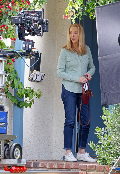 Lisa Kudrow on Set of No Good Deed in Hancock Park Los Angeles 2