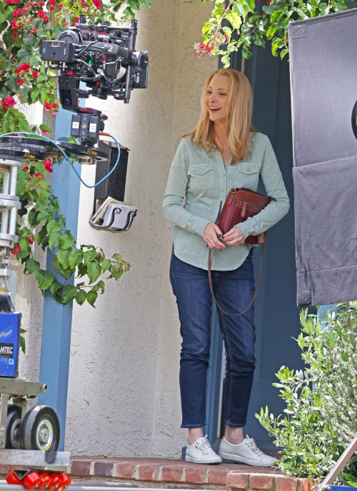 Lisa Kudrow on Set of No Good Deed in Hancock Park Los Angeles 6