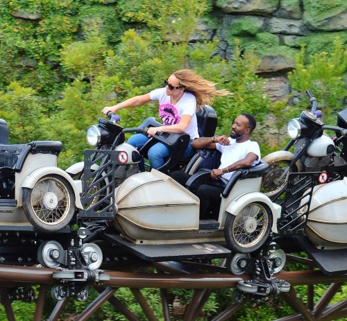 Mariah Carey at Universal Studios Islands of Adventure in Orlando 1