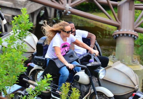 Mariah Carey at Universal Studios Islands of Adventure in Orlando 3