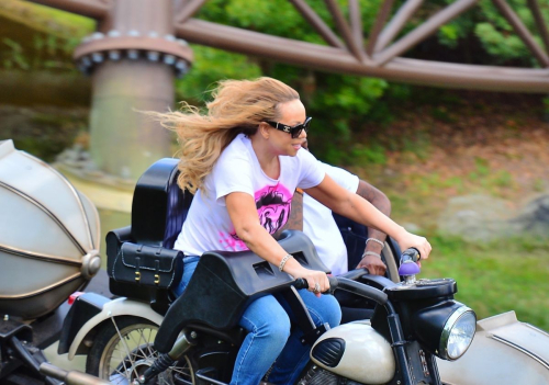 Mariah Carey at Universal Studios Islands of Adventure in Orlando 4