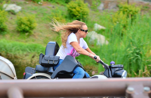 Mariah Carey at Universal Studios Islands of Adventure in Orlando 5