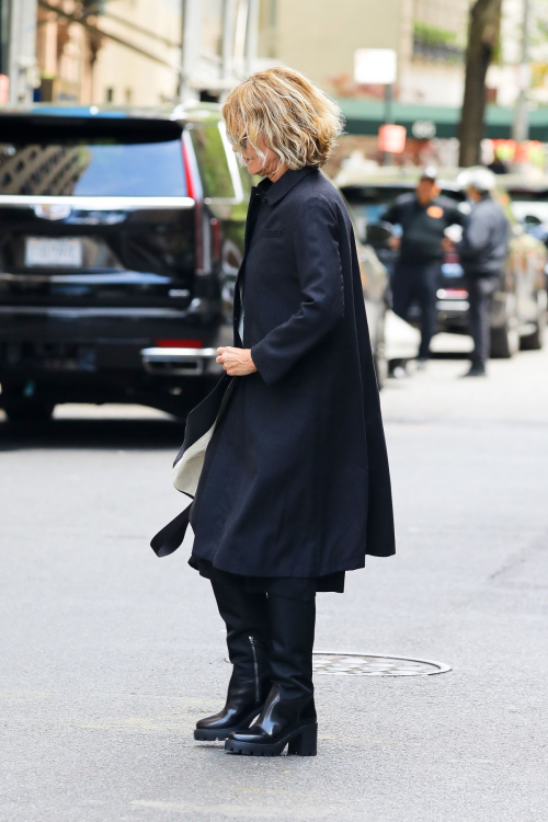 Meg Ryan Leaves Carlyle Hotel After Met Gala Fitting in New York 4