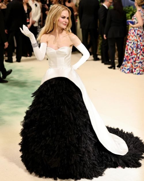 Nicole Kidman spotted in Balenciaga black and white gown at Met Gala 2024 1