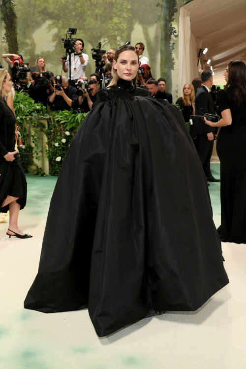 Rebecca Ferguson at Met Gala Celebrating Sleeping Beauties in New York 7