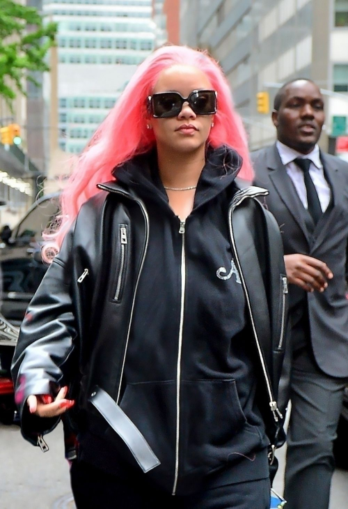 Rihanna Debuts New Pink Hair in New York 1