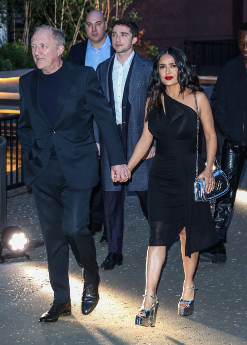 Salma Hayek at Gucci Cruise 2025 Fashion Show at Tate Modern in London 3