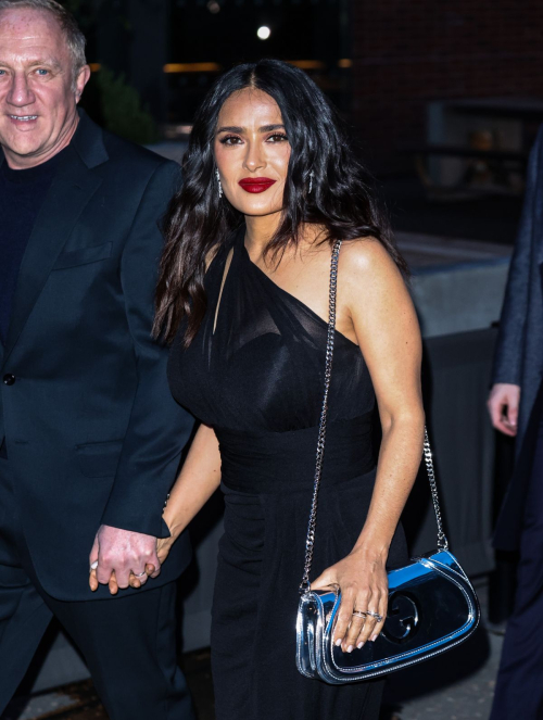 Salma Hayek at Gucci Cruise 2025 Fashion Show at Tate Modern in London 6