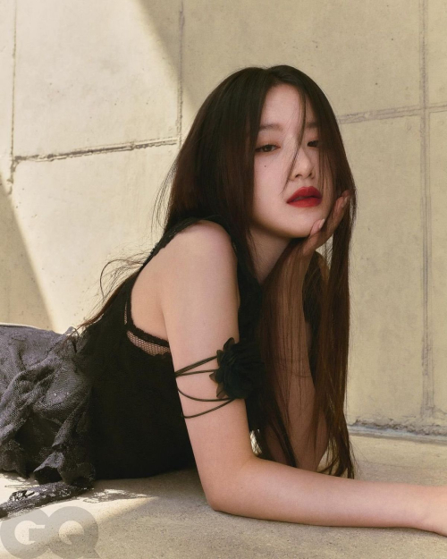 Shuhua for GQ Taiwan May 2024 8