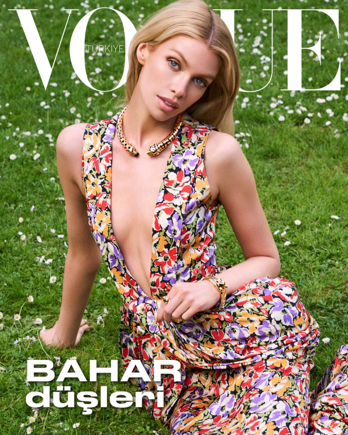 Stella Maxwell for Vogue Turkey May 2024