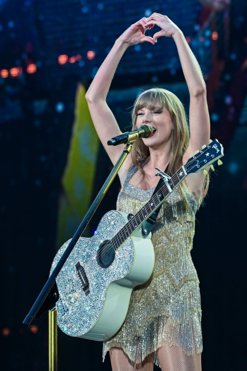 Taylor Swift Performs at The Eras Tour in Lisbon 6