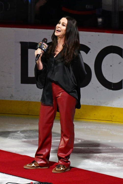 Alanis Morissette Performs Canadian and US National Anthems 2024 Stanley Cup Finals Sunrise 1