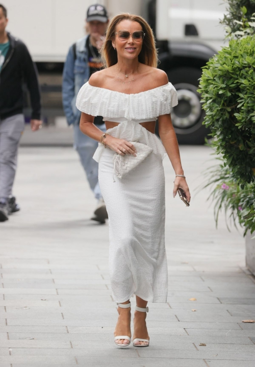 Amanda Holden Arrives at Heart Radio in London 4