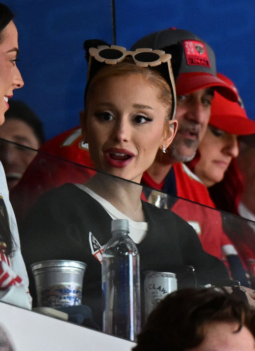 Ariana Grande Florida Panthers vs Edmonton Oilers Game Sunrise 3