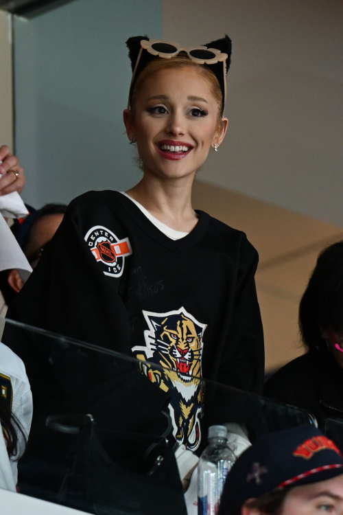 Ariana Grande Florida Panthers vs Edmonton Oilers Game Sunrise 4