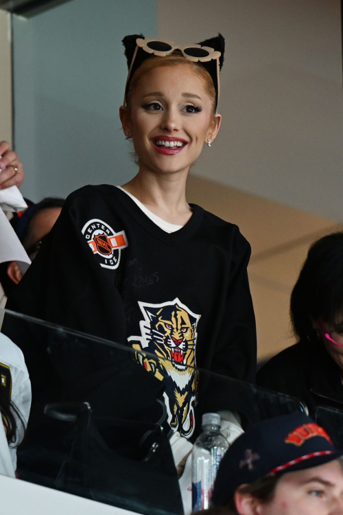 Ariana Grande Florida Panthers vs Edmonton Oilers Game Sunrise 6