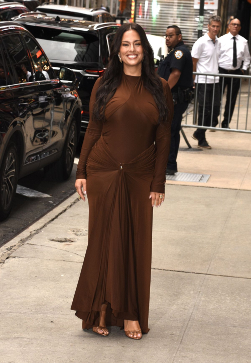 Ashley Graham Arrives at Good Morning America in New York 3