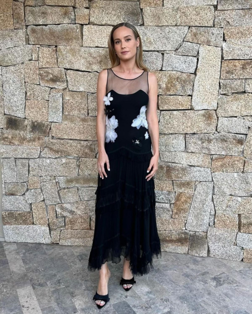 Brie Larson Filming Italy Festival Photoshoot 2