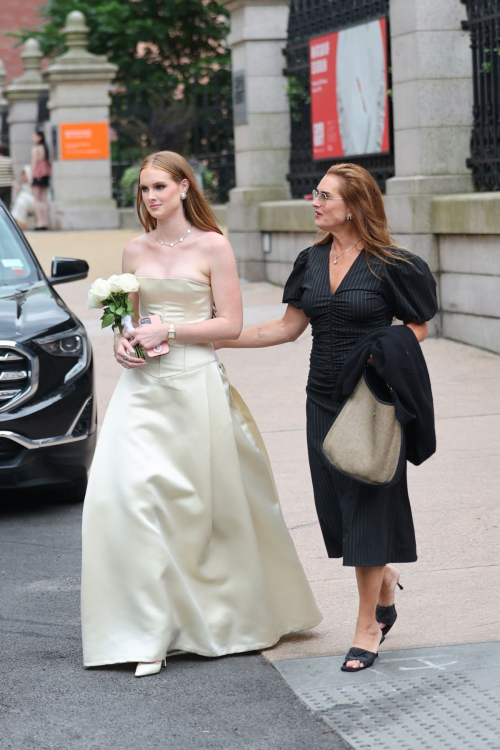 Brooke Shields at Her Daughter Grier Hammind Henchy‚Äôs Graduation Ceremony at Convent of Sacred Heart Private School in New York - June 2024 3