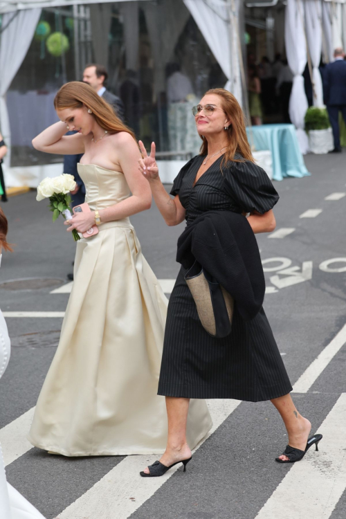 Brooke Shields at Her Daughter Grier Hammind Henchy‚Äôs Graduation Ceremony at Convent of Sacred Heart Private School in New York - June 2024 6