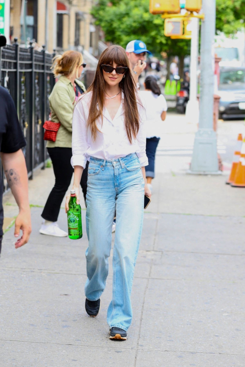 Dakota Johnson Films "Materialists" in Brooklyn 1