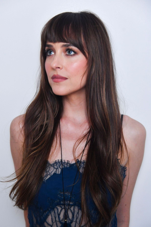 Dakota Johnson ‚Äì Tribeca Film Festival Photoshoot